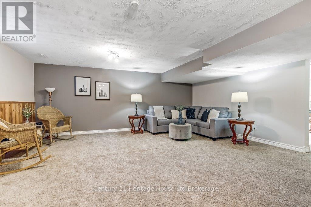 143 Boyd Boulevard, Zorra (Thamesford), Ontario  N0M 2M0 - Photo 28 - X12576424