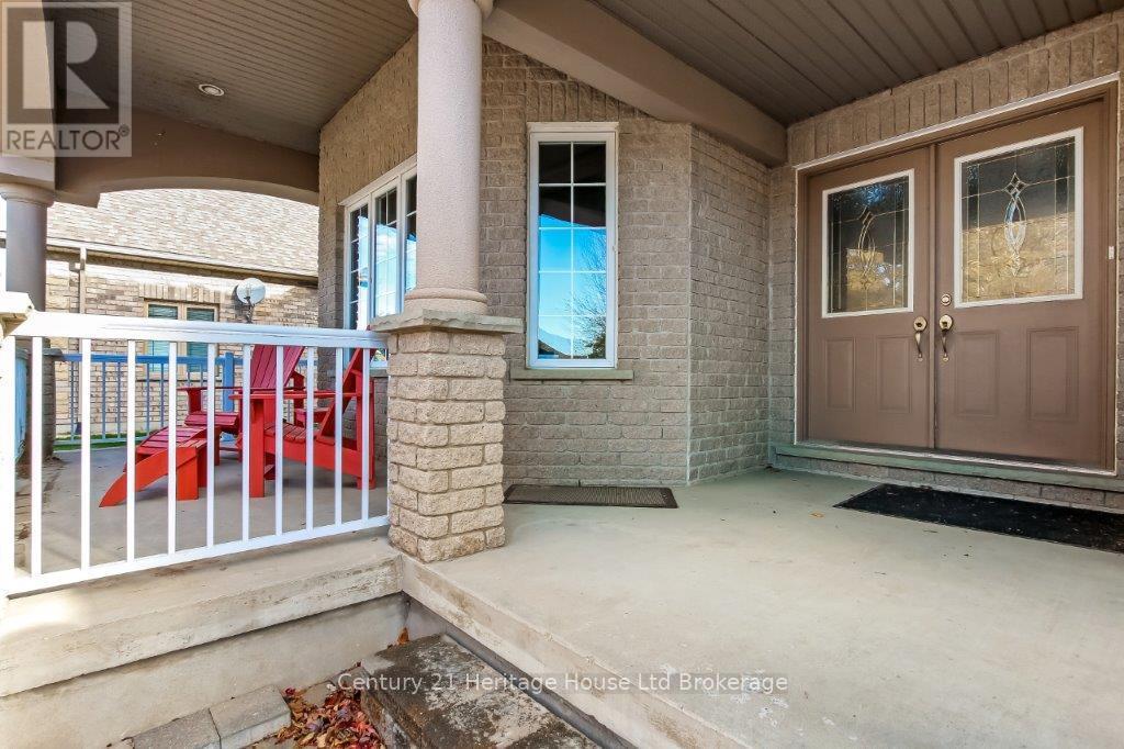 143 Boyd Boulevard, Zorra (Thamesford), Ontario  N0M 2M0 - Photo 3 - X12576424