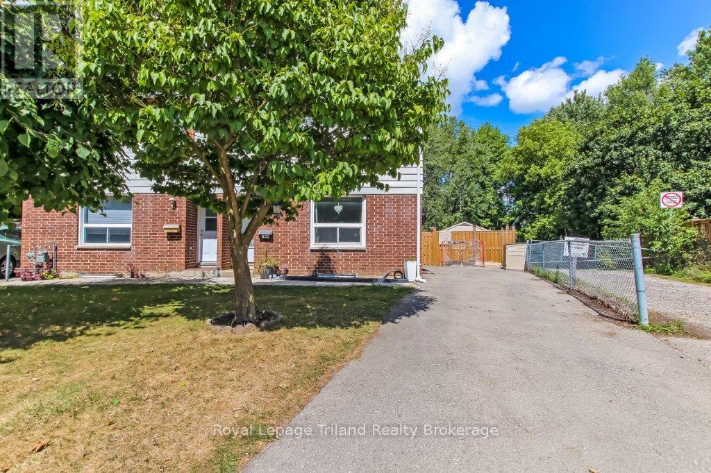 144 Keats Drive, Woodstock (Woodstock - South), Ontario  N4S 8B8 - Photo 3 - X12577830