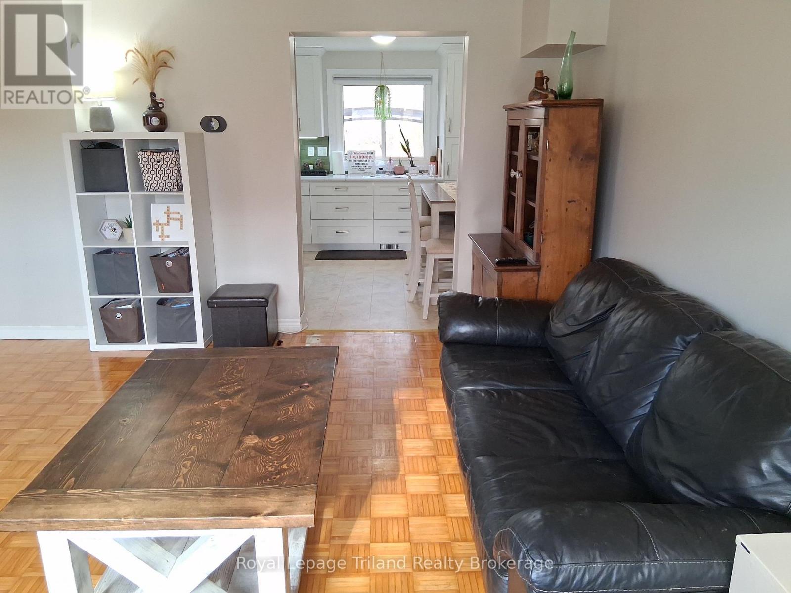 144 Keats Drive, Woodstock (Woodstock - South), Ontario  N4S 8B8 - Photo 4 - X12577830