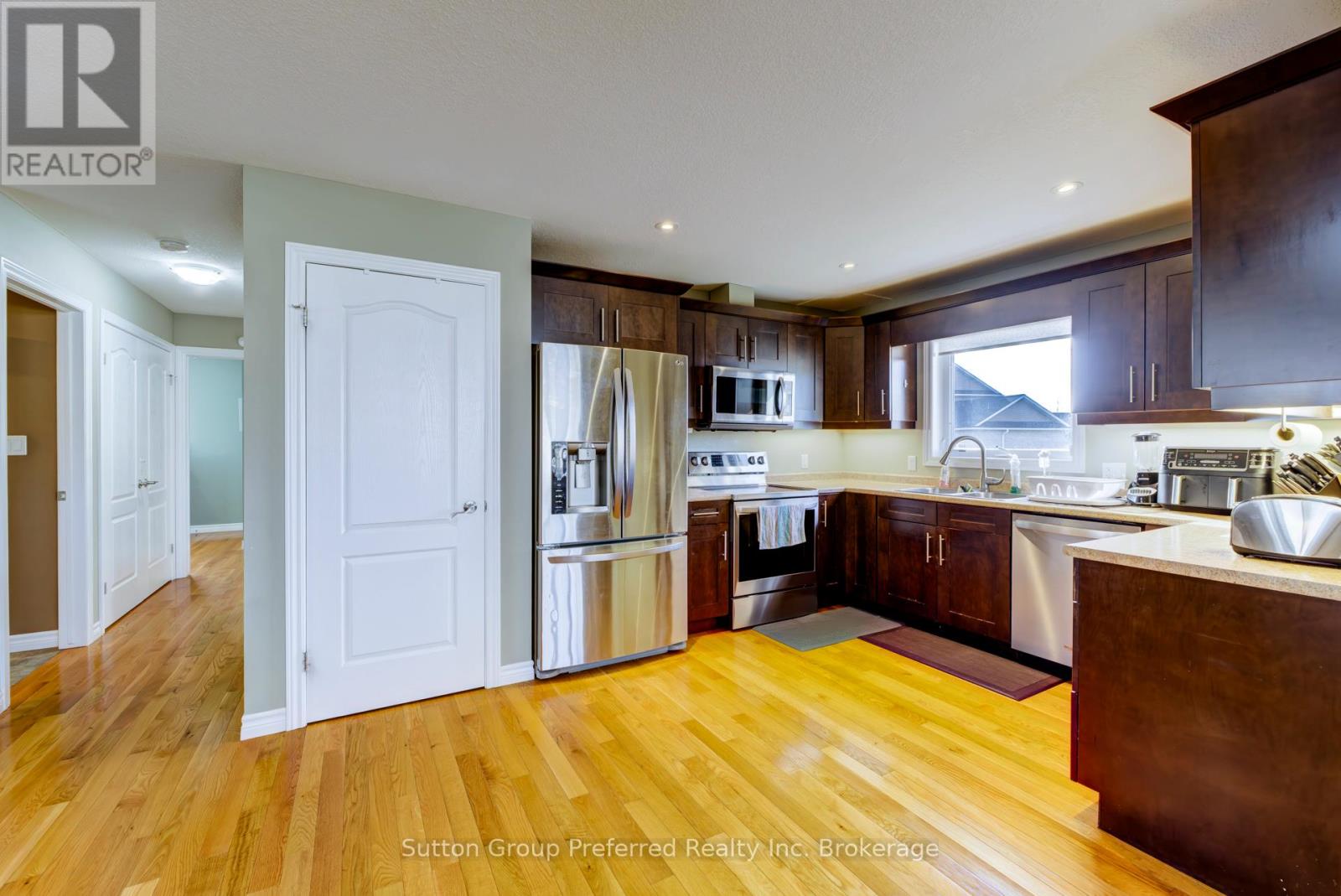 820 Ridgewood Drive, Woodstock (Woodstock - North), Ontario  N4T 0E1 - Photo 10 - X12577950