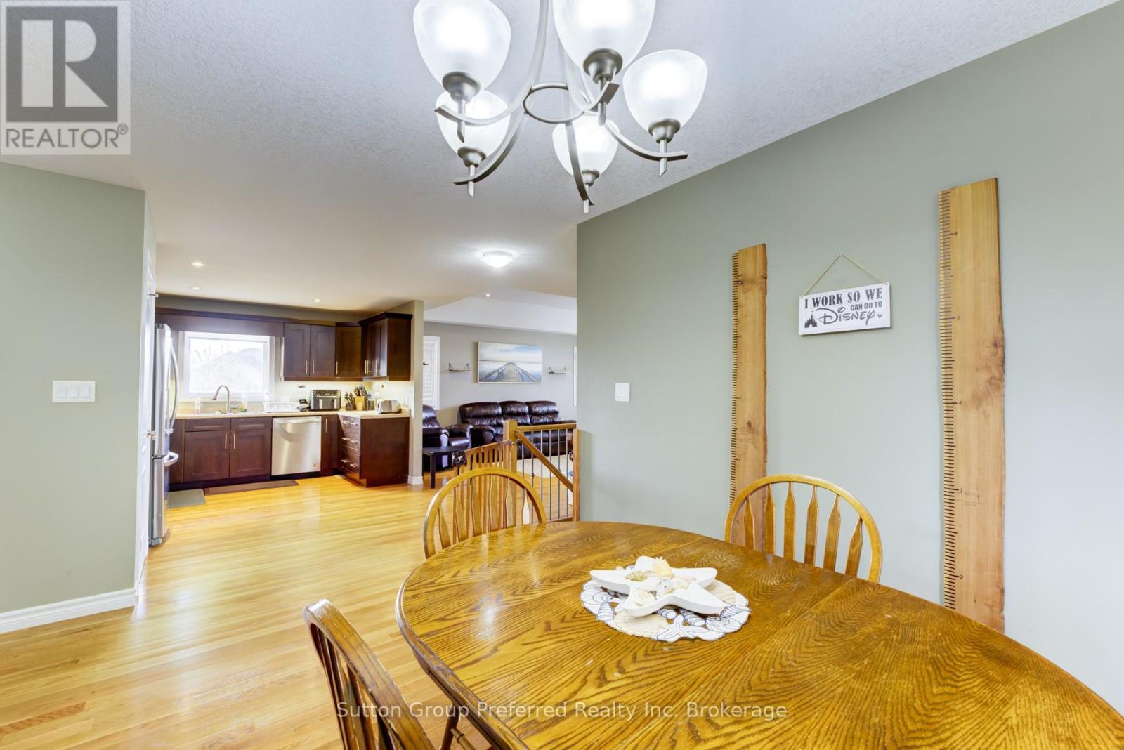 820 Ridgewood Drive, Woodstock (Woodstock - North), Ontario  N4T 0E1 - Photo 13 - X12577950