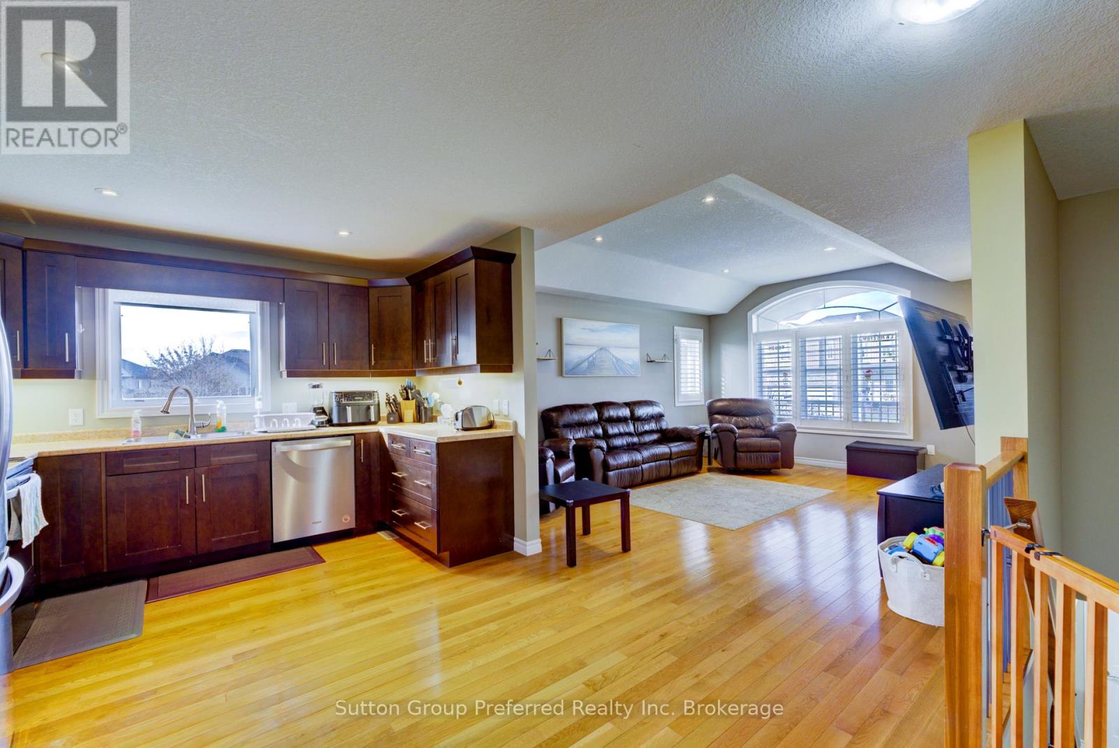 820 Ridgewood Drive, Woodstock (Woodstock - North), Ontario  N4T 0E1 - Photo 9 - X12577950