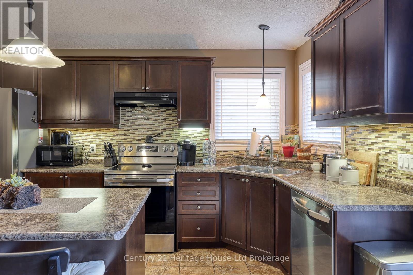 601 Sales Drive, Woodstock (Woodstock - South), Ontario  N4S 0A1 - Photo 9 - X12579382