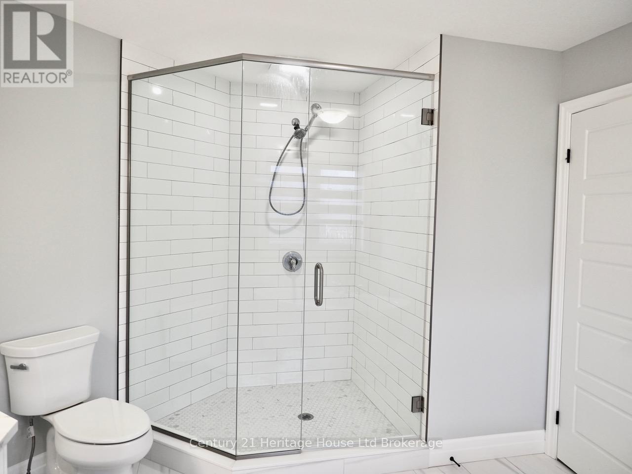 8 Sycamore Drive, Tillsonburg, Ontario  N4G 5S3 - Photo 25 - X12579398