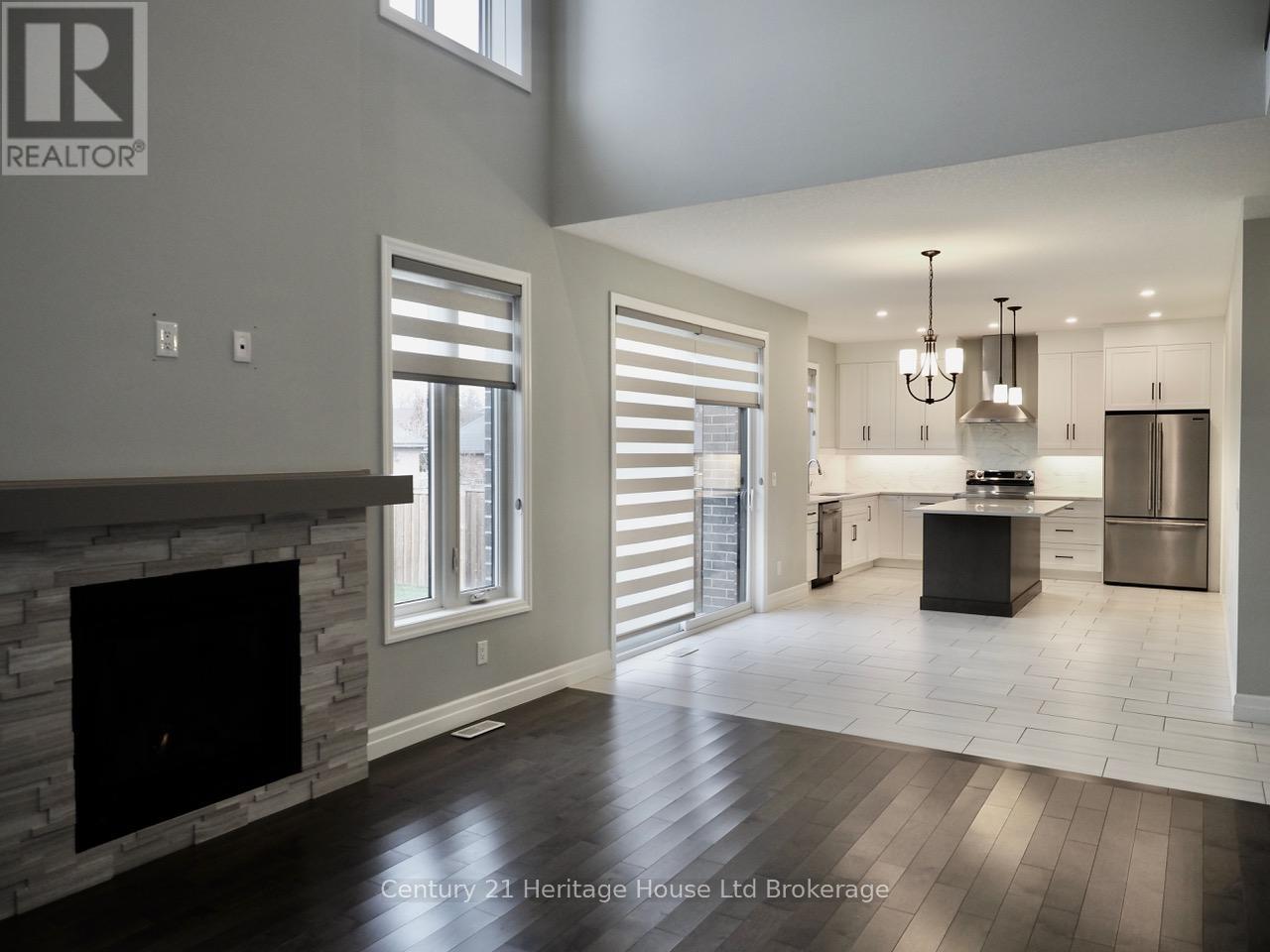 8 Sycamore Drive, Tillsonburg, Ontario  N4G 5S3 - Photo 40 - X12579398