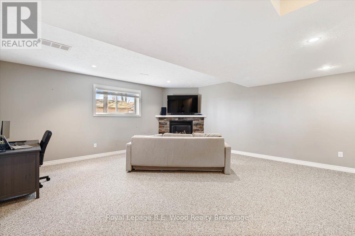 56 Wintergreen Crescent, Norfolk (Delhi), Ontario  N4B 2W5 - Photo 17 - X12581824