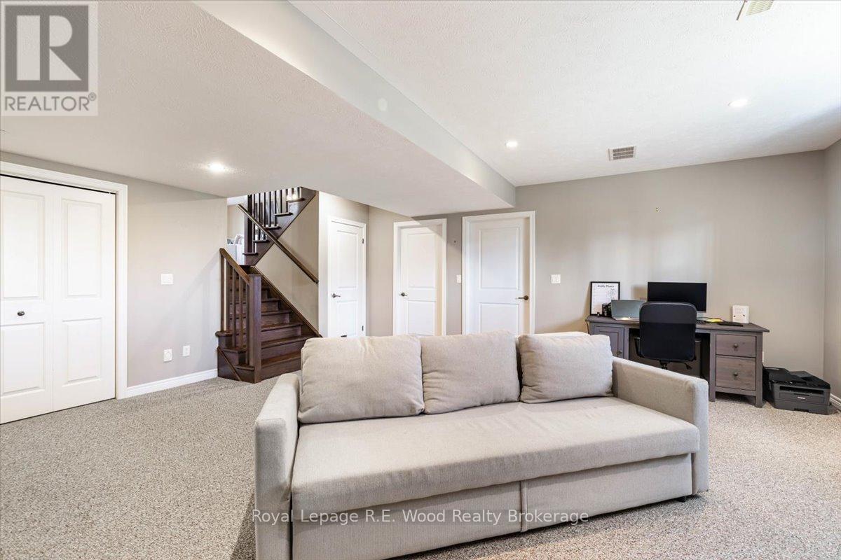 56 Wintergreen Crescent, Norfolk (Delhi), Ontario  N4B 2W5 - Photo 18 - X12581824