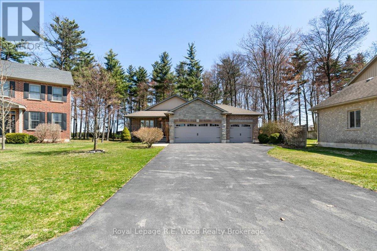56 Wintergreen Crescent, Norfolk (Delhi), Ontario  N4B 2W5 - Photo 2 - X12581824