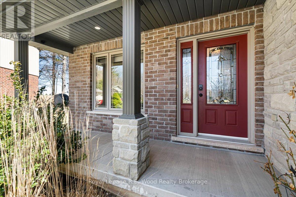 56 Wintergreen Crescent, Norfolk (Delhi), Ontario  N4B 2W5 - Photo 3 - X12581824