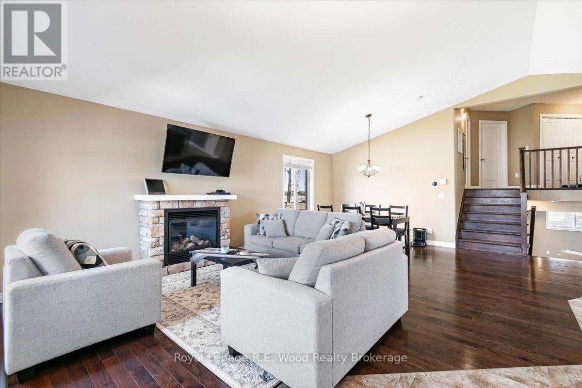 56 Wintergreen Crescent, Norfolk (Delhi), Ontario  N4B 2W5 - Photo 5 - X12581824