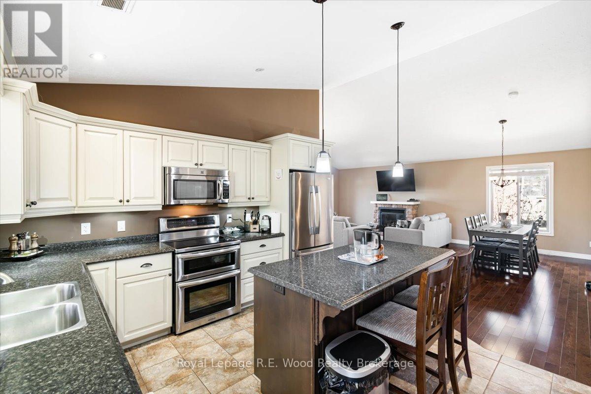 56 Wintergreen Crescent, Norfolk (Delhi), Ontario  N4B 2W5 - Photo 9 - X12581824