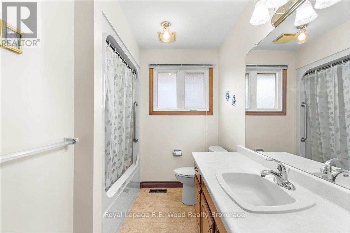 38 Denrich Avenue, Tillsonburg, Ontario  N4G 4W1 - Photo 22 - X12591624