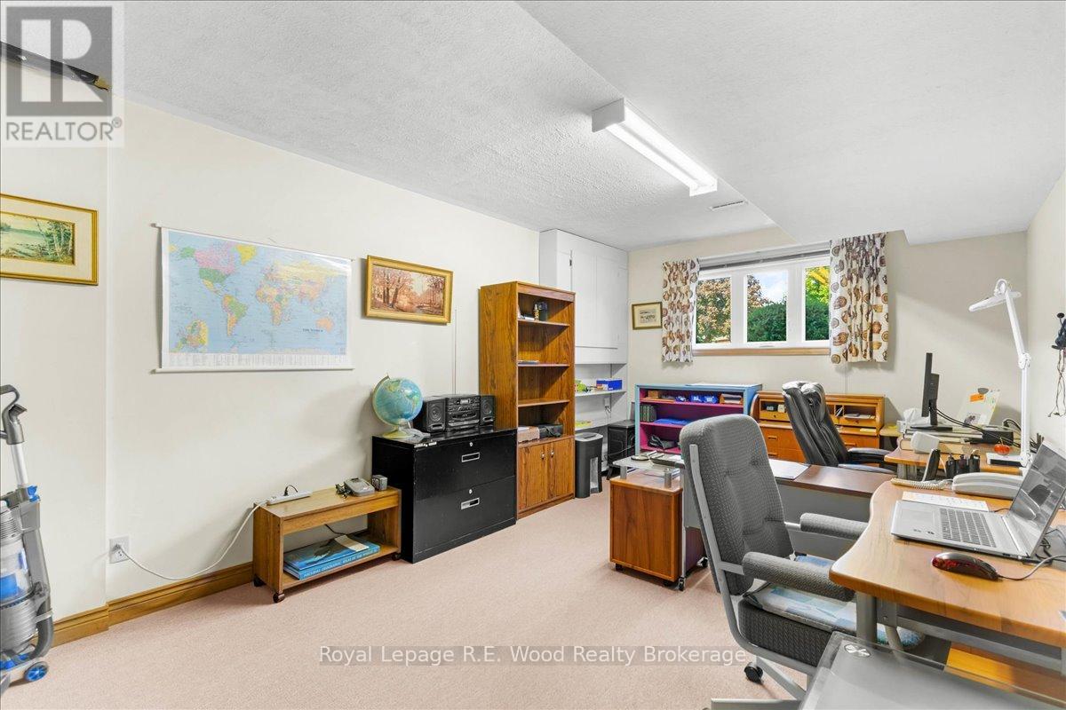 38 Denrich Avenue, Tillsonburg, Ontario  N4G 4W1 - Photo 34 - X12591624