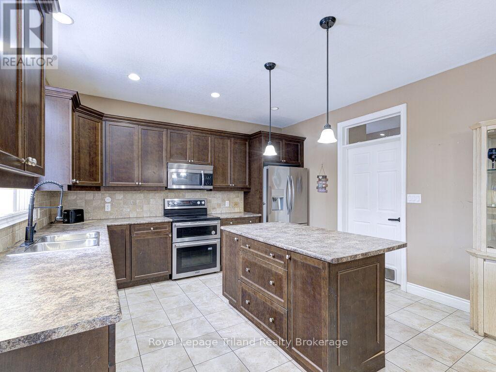 761 Glenwood Road N, Woodstock (Woodstock - North), Ontario  N4T 0A6 - Photo 19 - X12595002