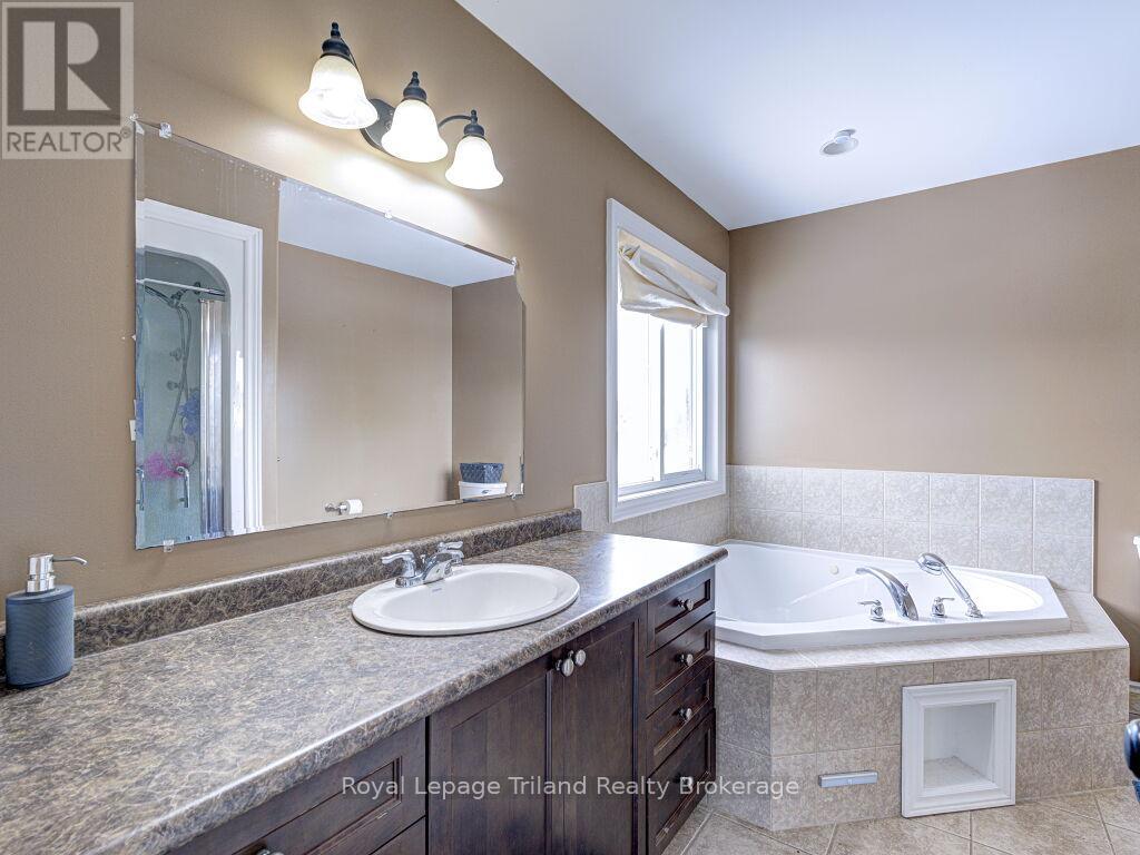 761 Glenwood Road N, Woodstock (Woodstock - North), Ontario  N4T 0A6 - Photo 31 - X12595002