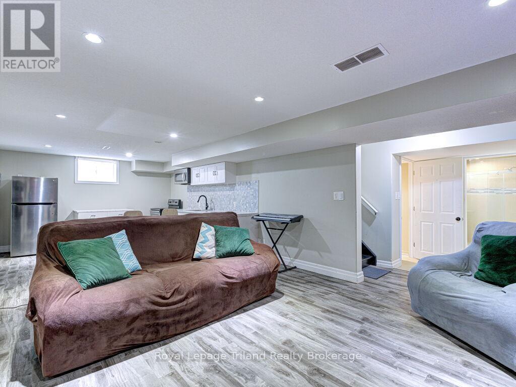 761 Glenwood Road N, Woodstock (Woodstock - North), Ontario  N4T 0A6 - Photo 38 - X12595002