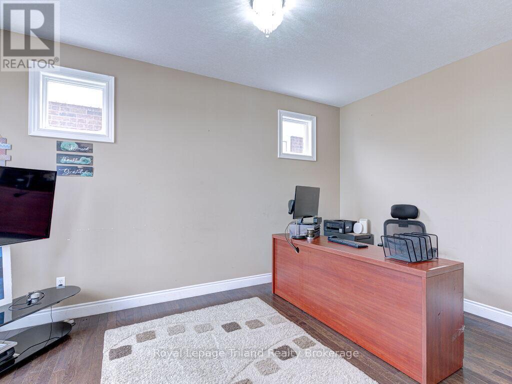 761 Glenwood Road N, Woodstock (Woodstock - North), Ontario  N4T 0A6 - Photo 8 - X12595002