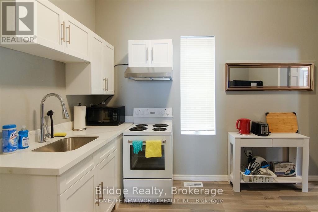 1 - 1-144 Adelaide Street N, London East (East L), Ontario  N6B 3G8 - Photo 9 - X12604956