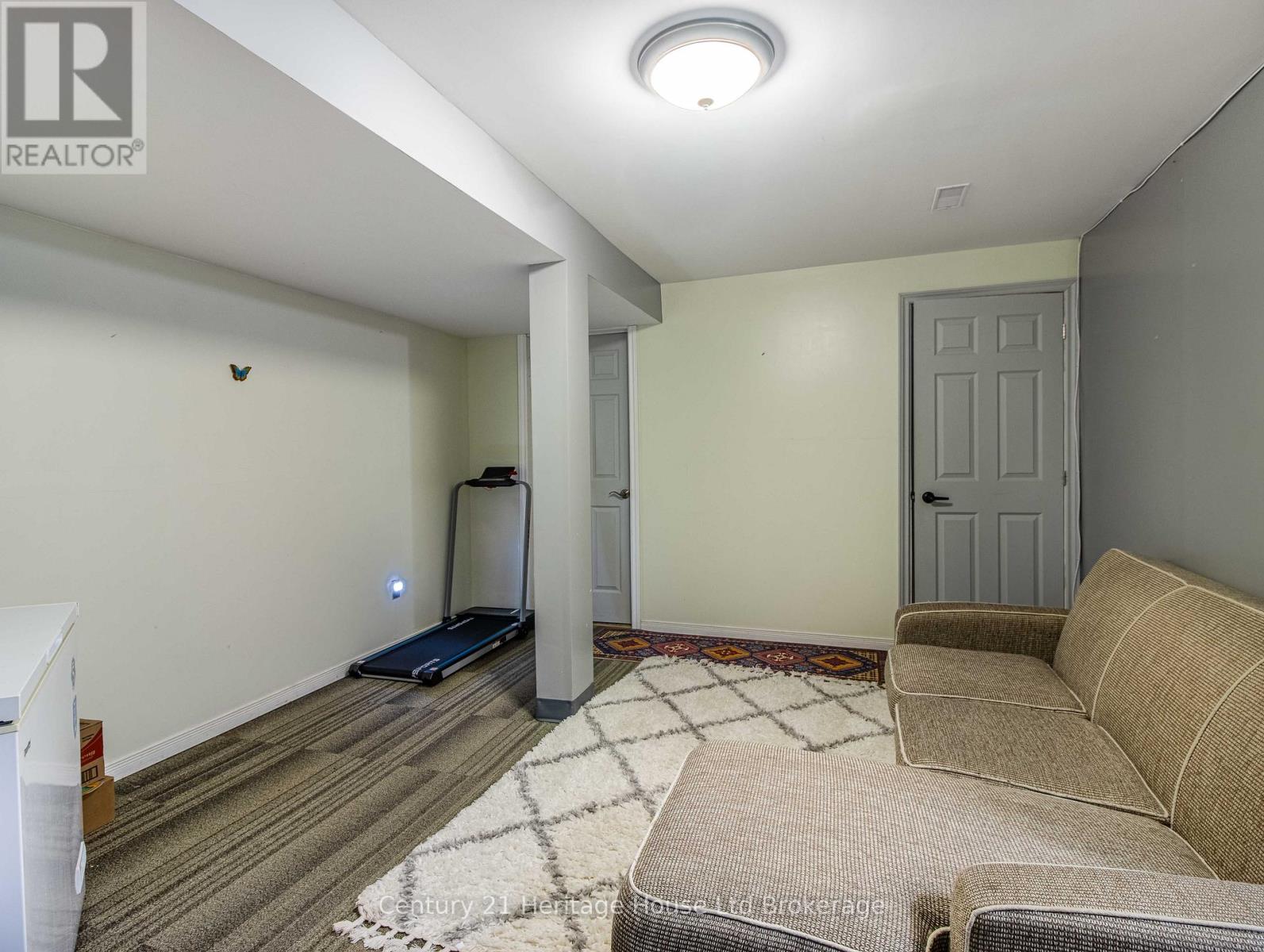 8 Mohican Drive, Woodstock (Woodstock - North), Ontario  N4T 1H5 - Photo 17 - X12616106