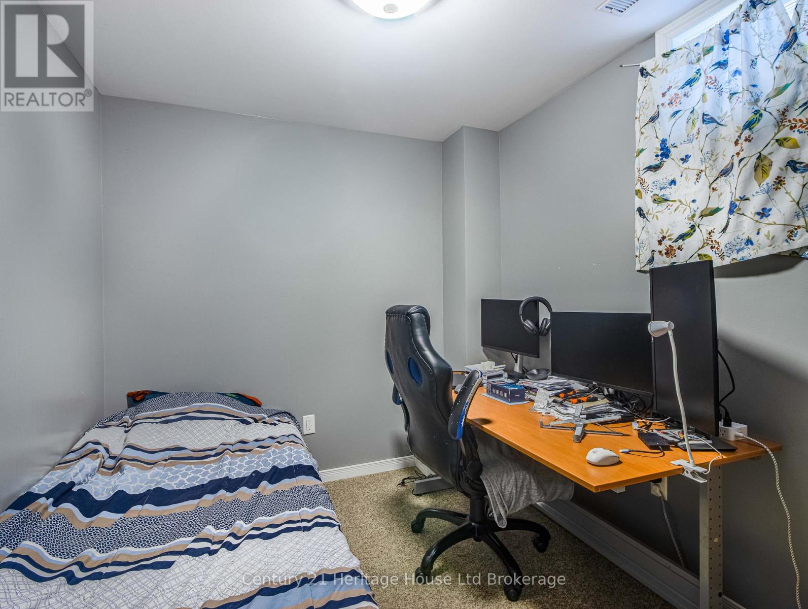 8 Mohican Drive, Woodstock (Woodstock - North), Ontario  N4T 1H5 - Photo 19 - X12616106