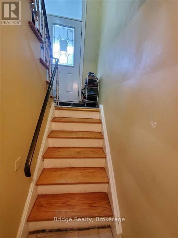 7075 Magic Court, Mississauga (Malton), Ontario  L4T 3A2 - Photo 13 - W12620490