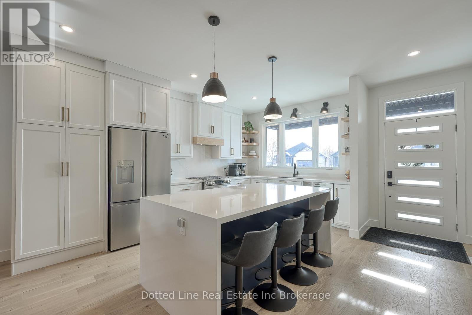 7 Charles Court, Bayham (Port Burwell), Ontario  N0J 1T0 - Photo 6 - X12629216