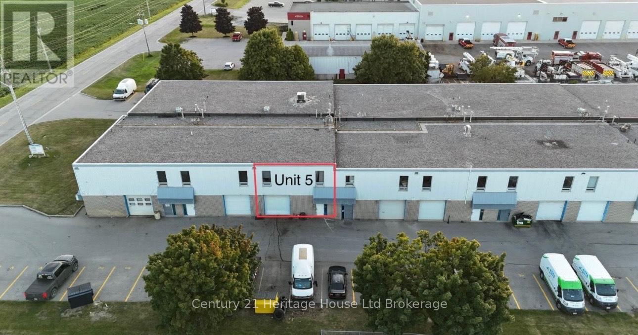 5 - 1033 Pattullo Avenue, Woodstock (Woodstock - South), Ontario  N4V 1C8 - Photo 3 - X12630206