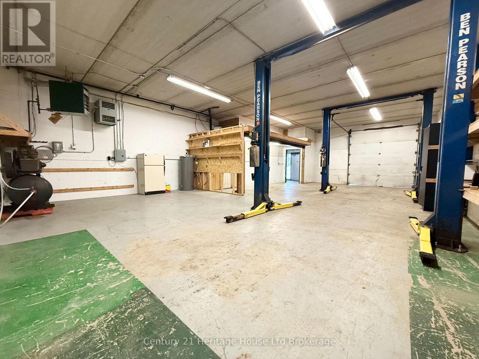 5 - 1033 Pattullo Avenue, Woodstock (Woodstock - South), Ontario  N4V 1C8 - Photo 4 - X12630206