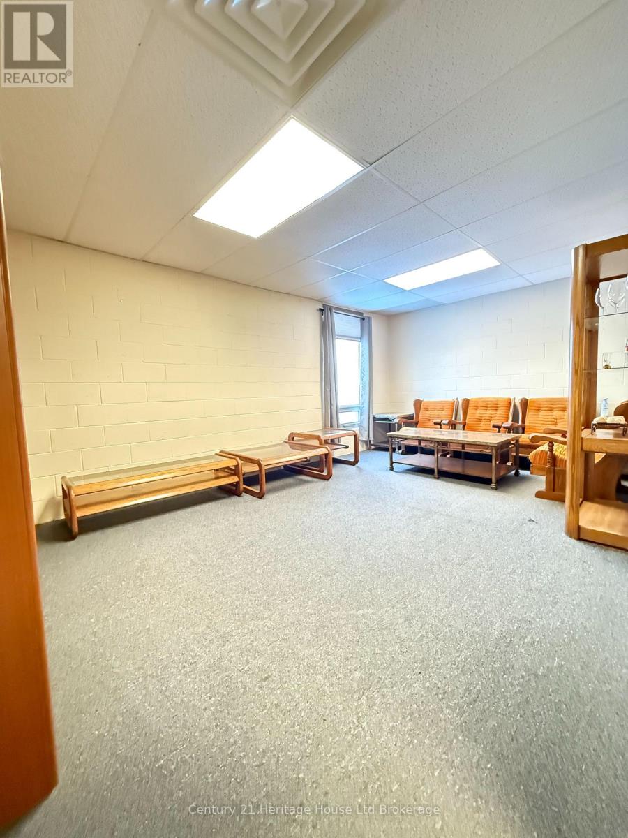 5 - 1033 Pattullo Avenue, Woodstock (Woodstock - South), Ontario  N4V 1C8 - Photo 9 - X12630206