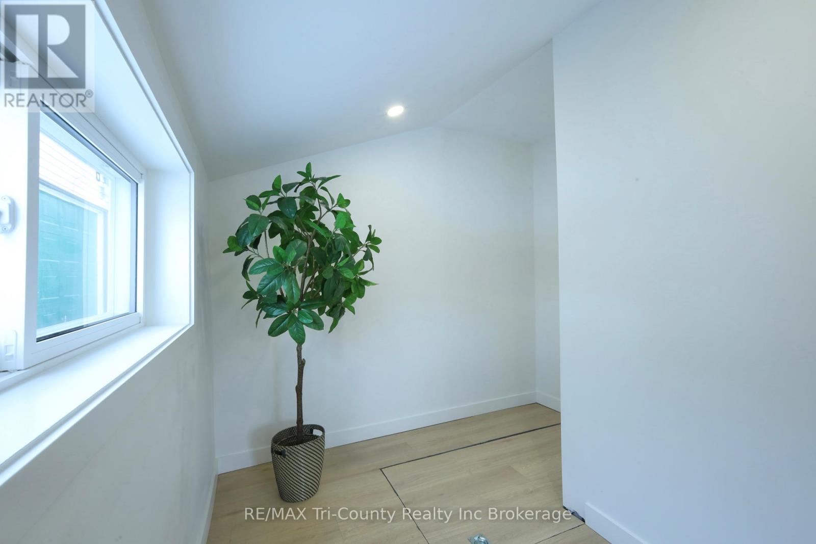 12 Mariam Street, St. Thomas, Ontario  N5P 1W8 - Photo 35 - X12633156