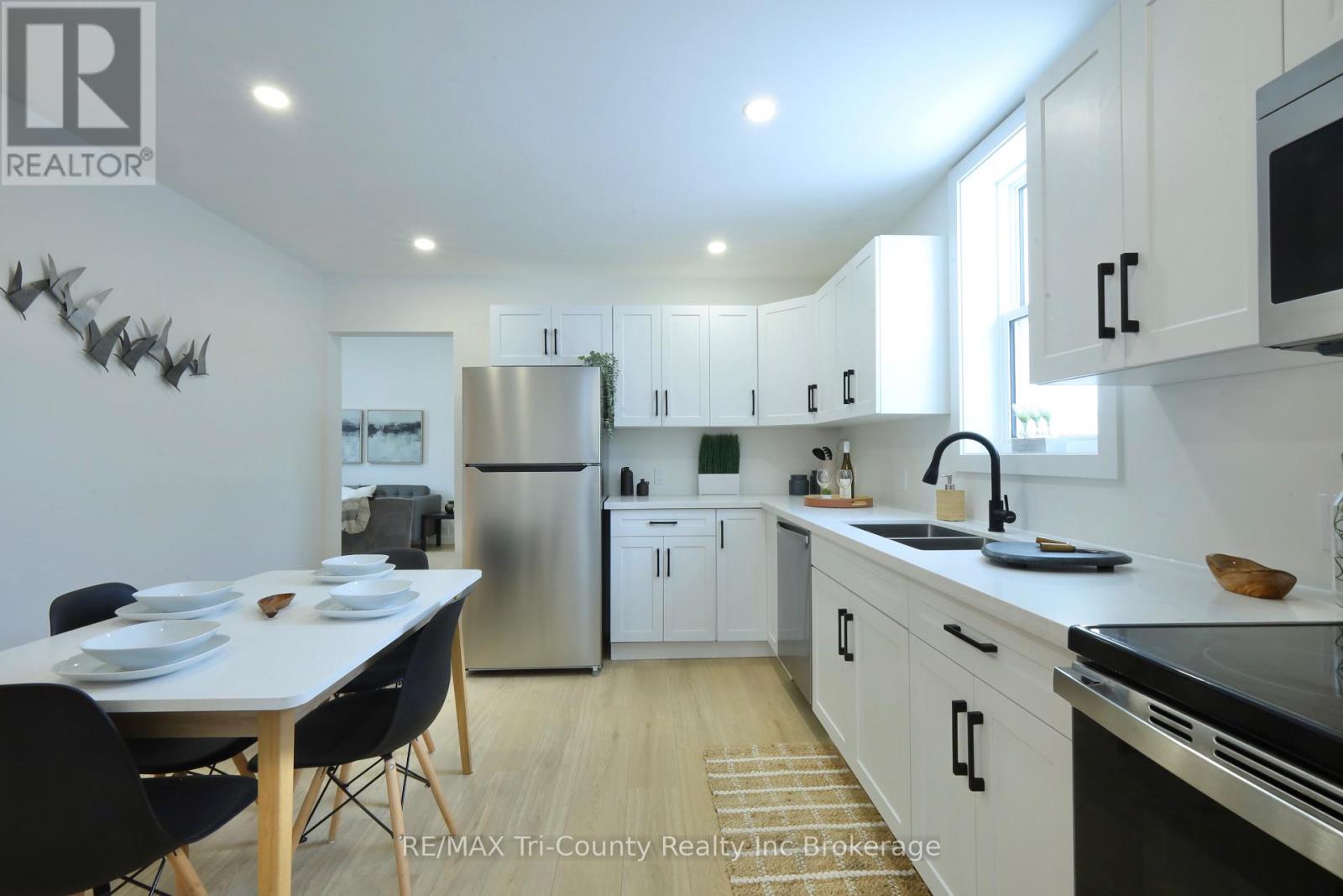 12 Mariam Street, St. Thomas, Ontario  N5P 1W8 - Photo 6 - X12633156