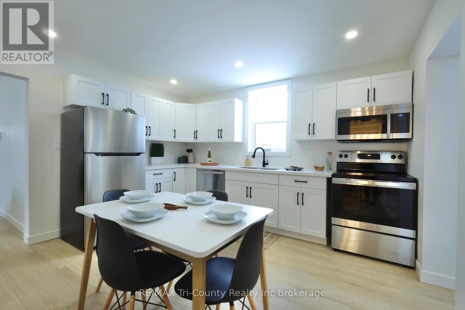 12 Mariam Street, St. Thomas, Ontario  N5P 1W8 - Photo 9 - X12633156