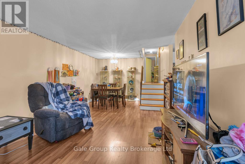 61 Tennyson Street, Woodstock (Woodstock - South), Ontario  N4S 8B3 - Photo 4 - X12633190