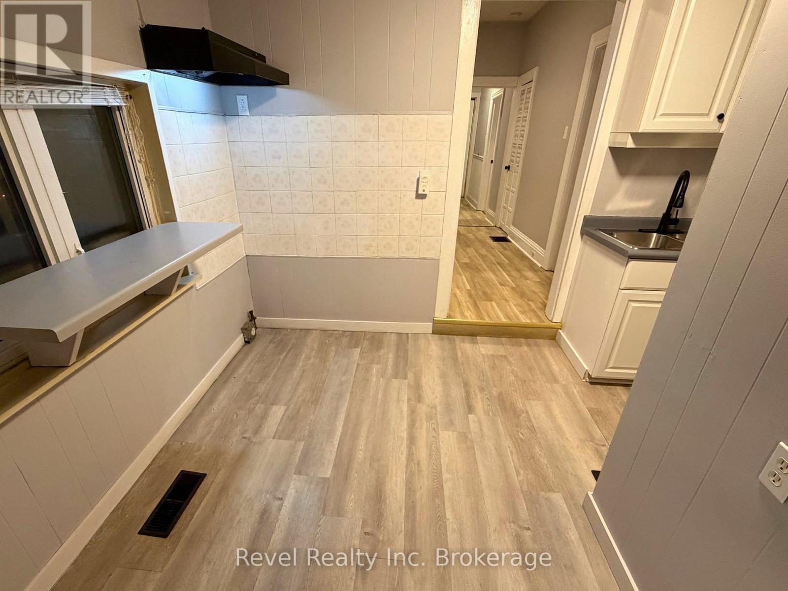 143 Mill Street, Woodstock (Woodstock - South), Ontario  N4S 2W2 - Photo 10 - X12635458