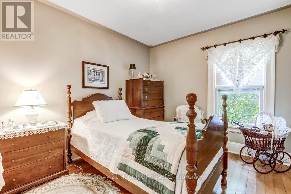 230 Graham Street, Woodstock (Woodstock - North), Ontario  N4S 6K7 - Photo 11 - X12643050