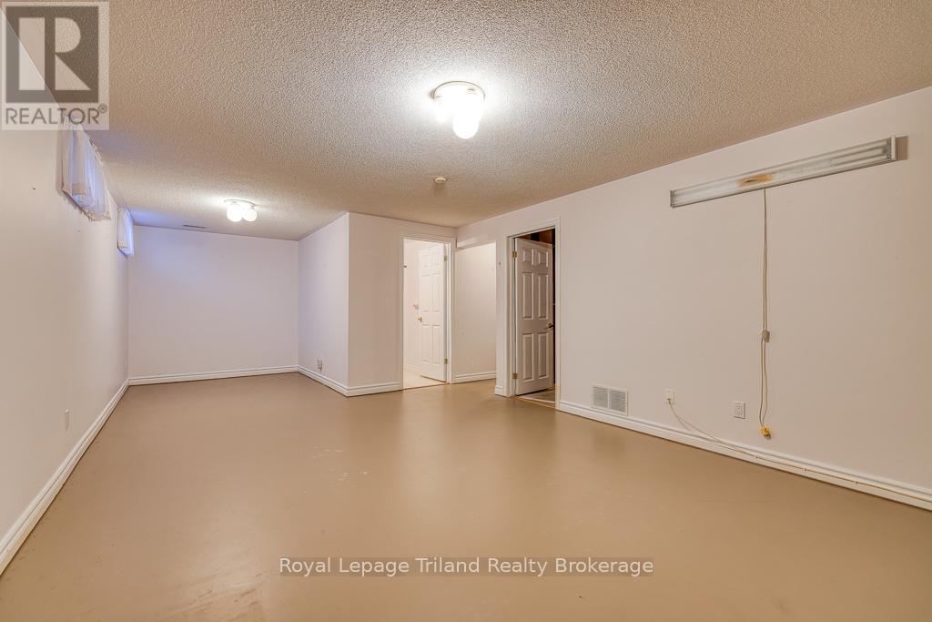 10 Armstrong Drive, Tillsonburg, Ontario  N4G 5T3 - Photo 27 - X12651322