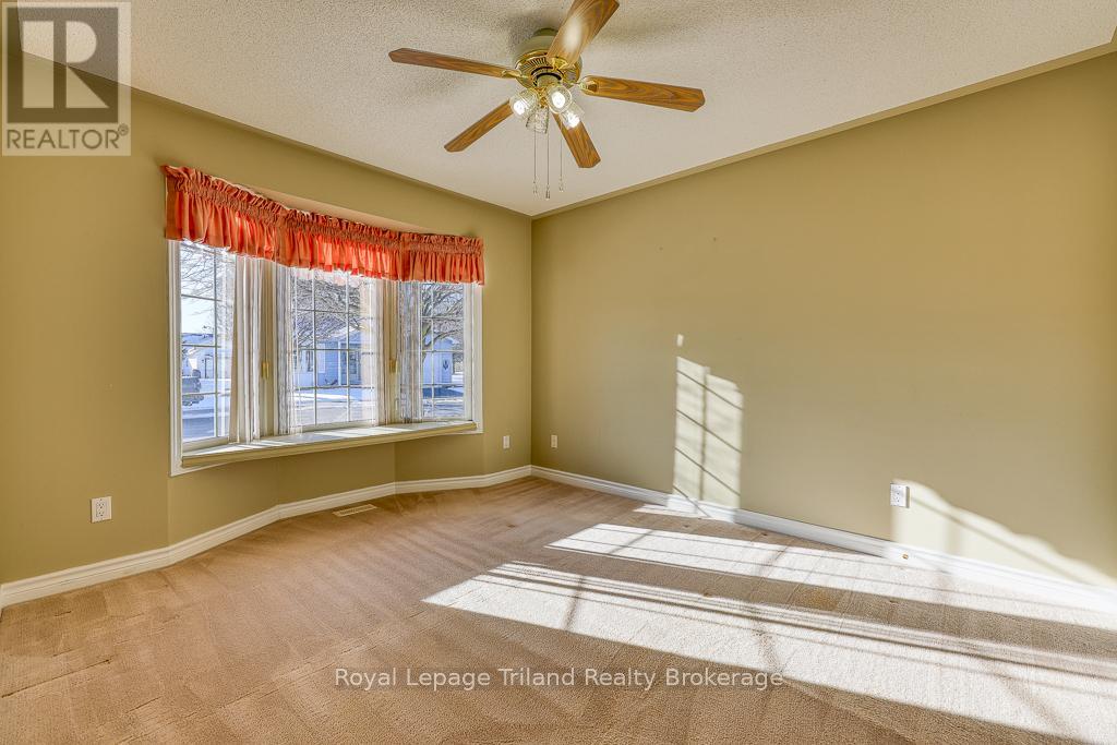 10 Armstrong Drive, Tillsonburg, Ontario  N4G 5T3 - Photo 4 - X12651322