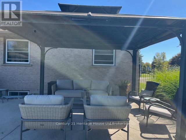 55 Denrich Avenue, Tillsonburg, Ontario  N4G 4X6 - Photo 5 - X12653334