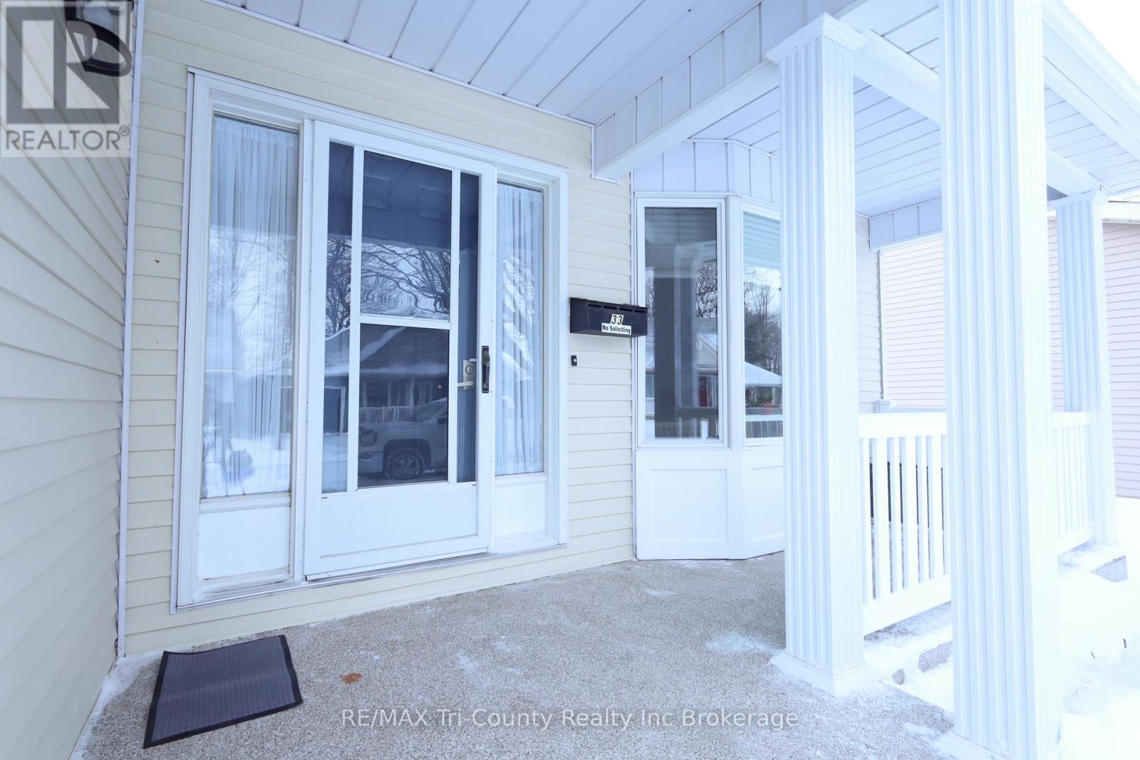 33 Wilkins Crescent, Tillsonburg, Ontario  N4G 5M6 - Photo 2 - X12654908