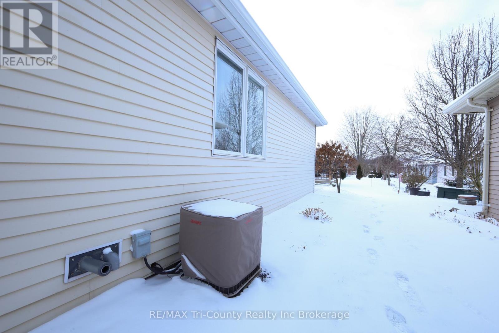 33 Wilkins Crescent, Tillsonburg, Ontario  N4G 5M6 - Photo 25 - X12654908