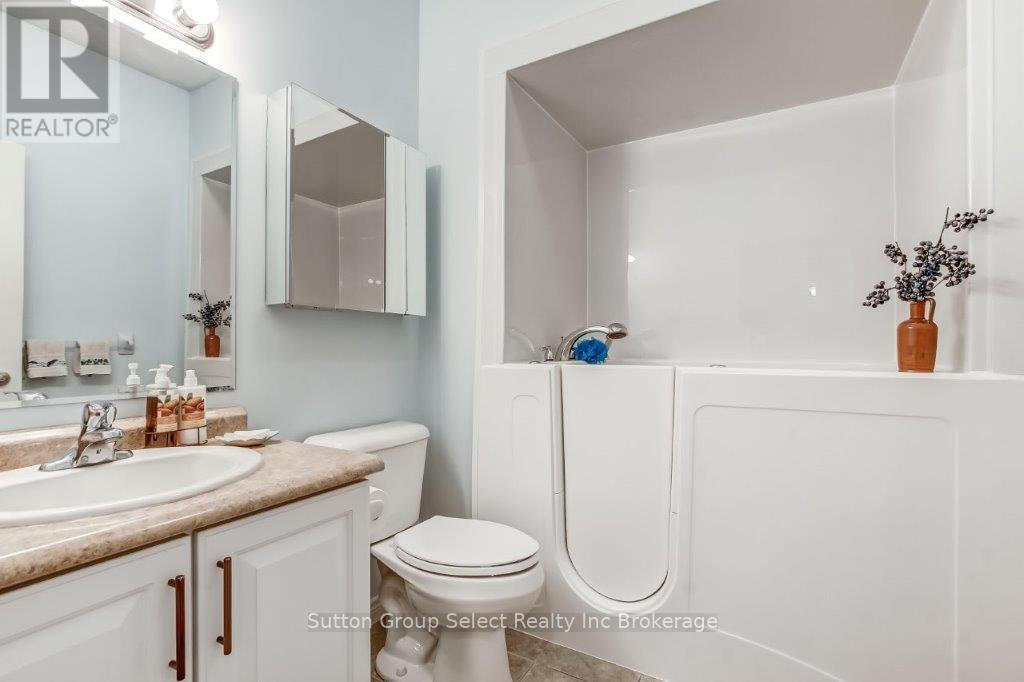 52 - 578 Spitfire Street, Woodstock (Woodstock - North), Ontario  N4T 0C2 - Photo 4 - X12656382