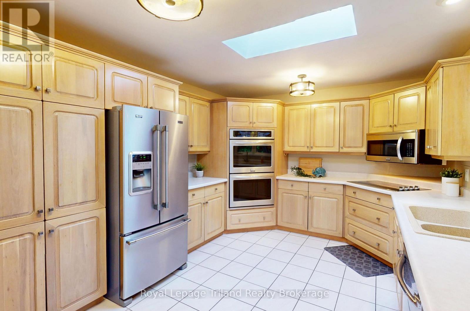 444 Lee Avenue, Woodstock (Woodstock - North), Ontario  N4S 6Y3 - Photo 12 - X12663102