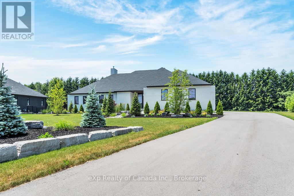 33 August Crescent, Norwich, Ontario  N0J 1R0 - Photo 3 - X12666140