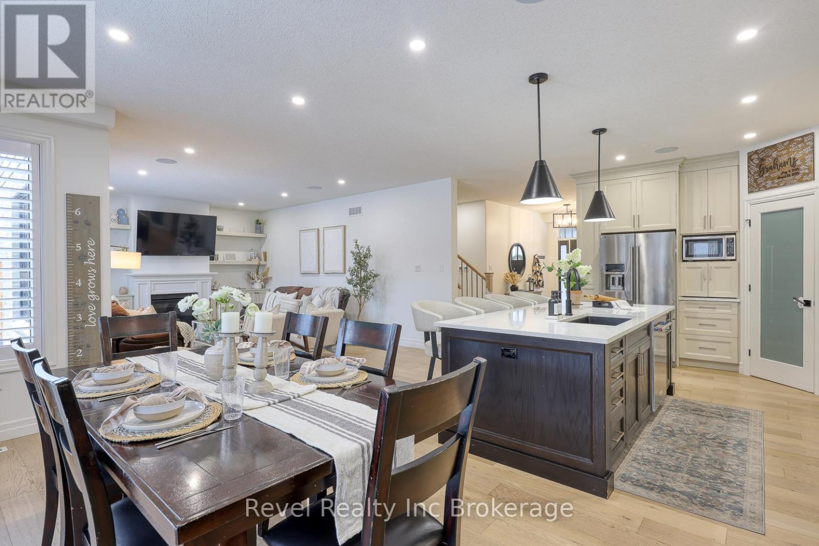 56 Hazelwood Pass, Thames Centre (Dorchester), Ontario  N0L 1G2 - Photo 15 - X12671984