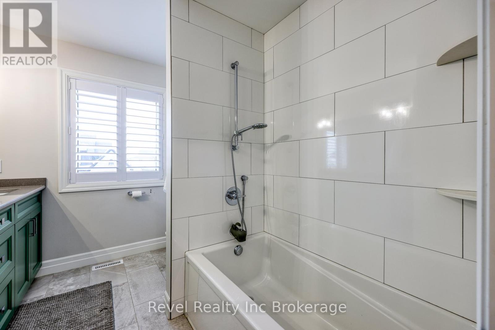 56 Hazelwood Pass, Thames Centre (Dorchester), Ontario  N0L 1G2 - Photo 30 - X12671984