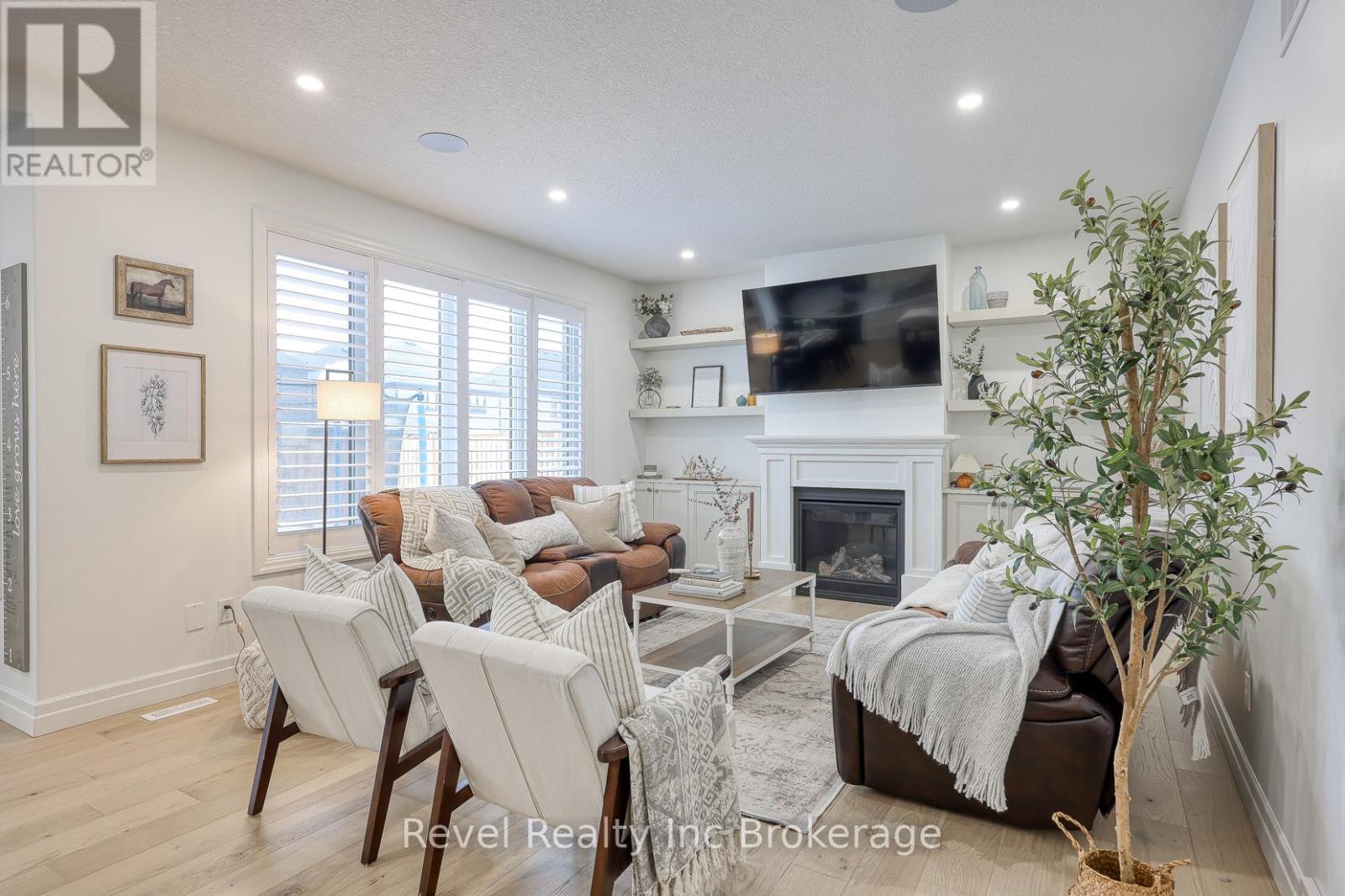 56 Hazelwood Pass, Thames Centre (Dorchester), Ontario  N0L 1G2 - Photo 7 - X12671984