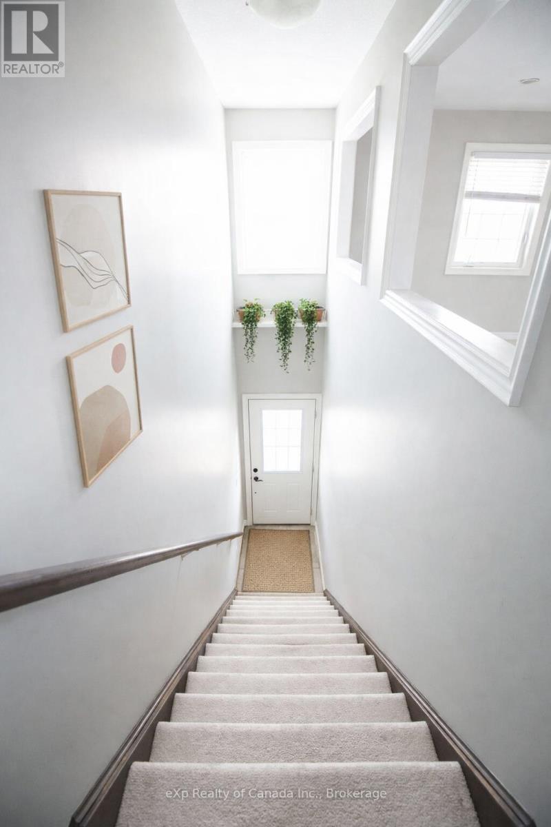 72 - 3320 Meadowgate Boulevard, London South (South U), Ontario  N6M 0A7 - Photo 2 - X12672236