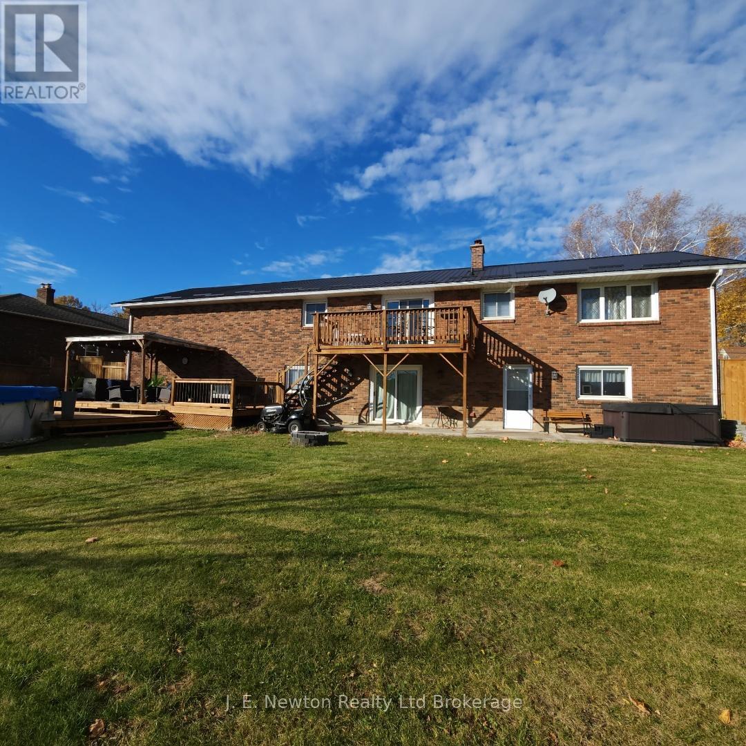 39 North Street W, Tillsonburg, Ontario  N4G 1B9 - Photo 3 - X12672310