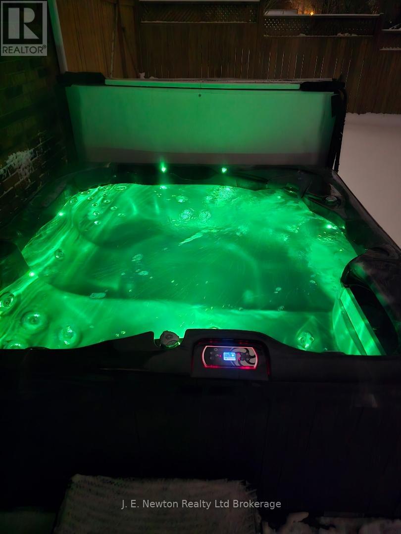 39 North Street W, Tillsonburg, Ontario  N4G 1B9 - Photo 8 - X12672310